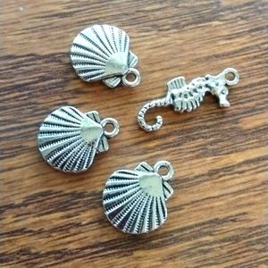 4 sea life charms